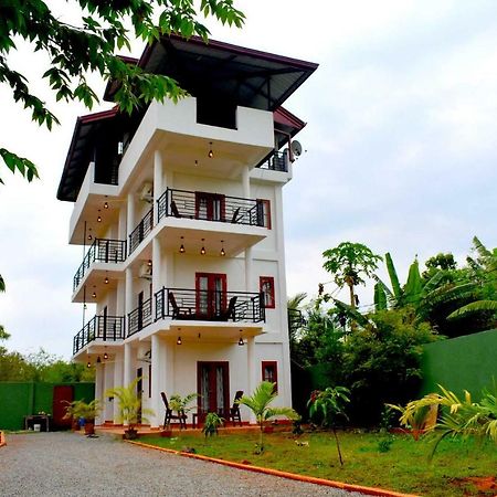 Blue Sky Hotel Parque nacional Yala Exterior foto