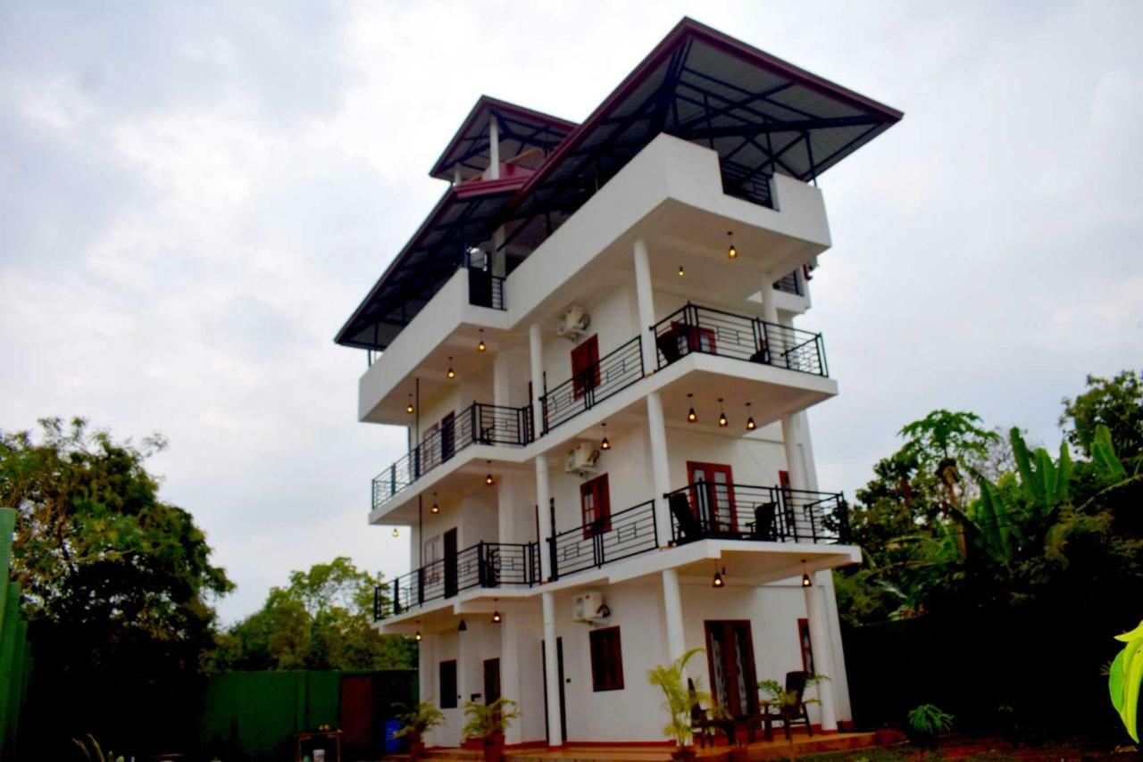 Blue Sky Hotel Parque nacional Yala Exterior foto